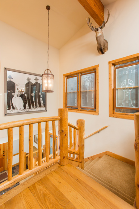 M2905-StairwellDeer M2905-StairwellDeer
