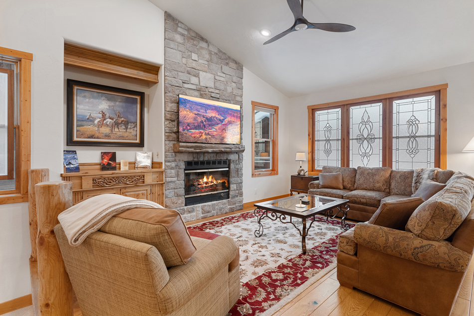 M2905LivingRoomDec22 M2905LivingRoomDec22