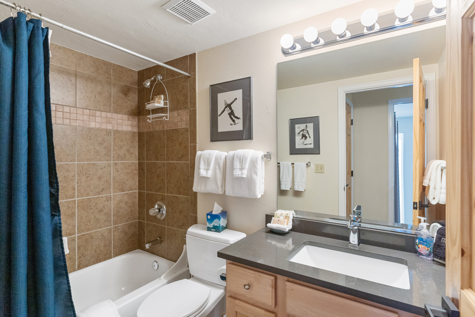 QR3388BathroomJan23 QR3388BathroomJan23
