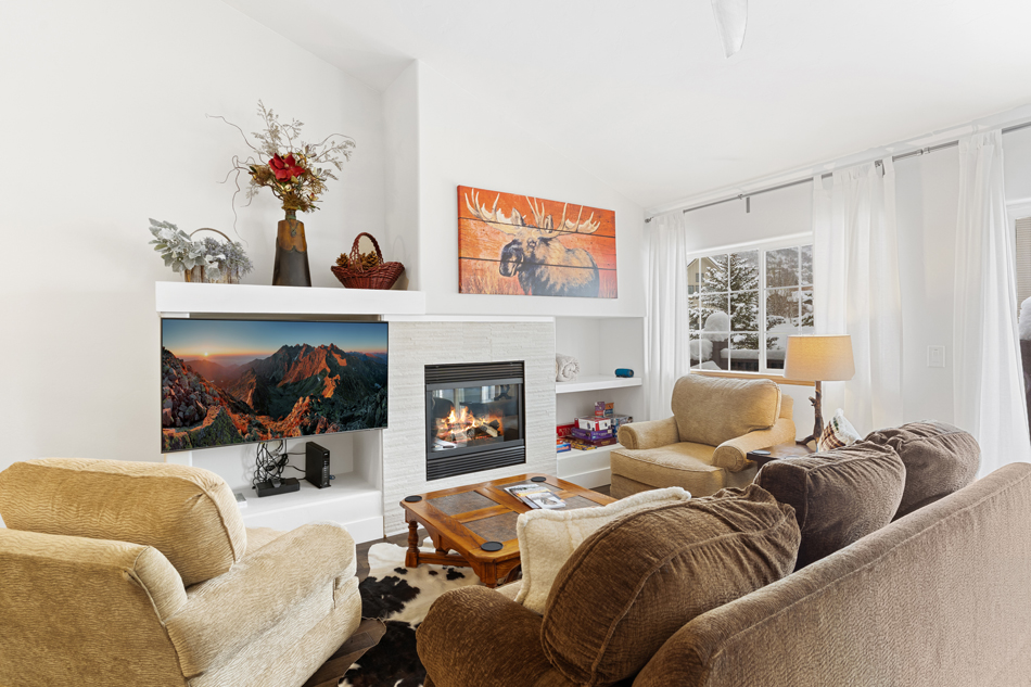 QR3388LivingRoomJan23 QR3388LivingRoomJan23