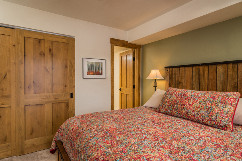 Quail Run 806: Master Bedroom with attached ensuite Quail Run 806: Master Bedroom with attached ensuite